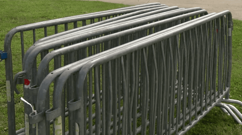 Mardi Gras barricade placement resumes